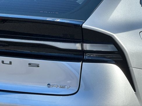 Used 2025 Toyota Prius Plug-In Hybrid image 25