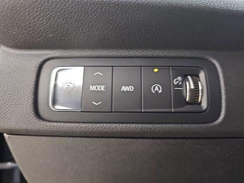 Used 2024 Chevrolet Traverse LT w/ Enhanced Driving Package AWD/4WD image 32