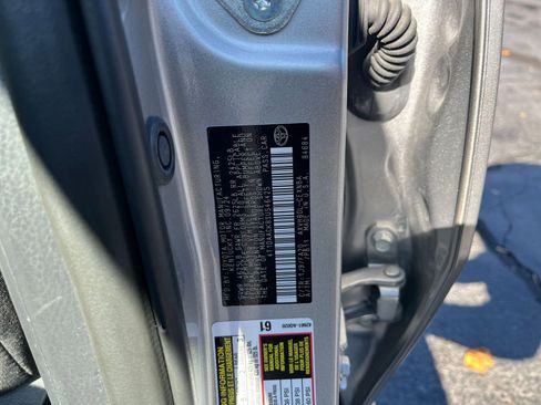 Used 2025 Toyota Camry LE image 27