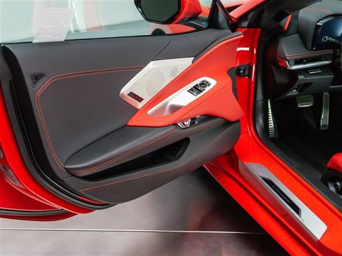 Used 2025 Chevrolet Corvette Stingray Preferred Cpe w/ Z51 Performance Package RWD image 25