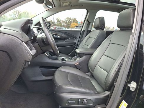 Used 2022 GMC Terrain SLT w/ Infotainment Package II AWD/4WD image 12