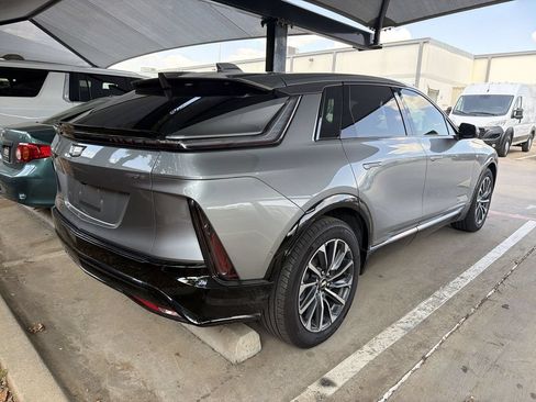 Used 2024 Cadillac Lyriq Sport RWD image 3
