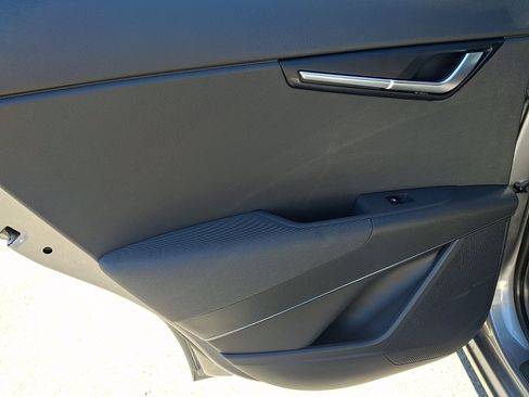 New 2026 Kia Niro EX FWD image 8