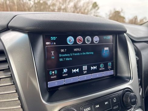 Used 2019 Chevrolet Suburban LT image 20