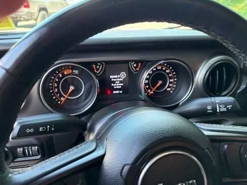 Used 2022 Jeep Wrangler Sport AWD/4WD image 12