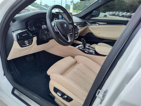 Certified 2023 BMW 530e w/ M Sport Package RWD image 2