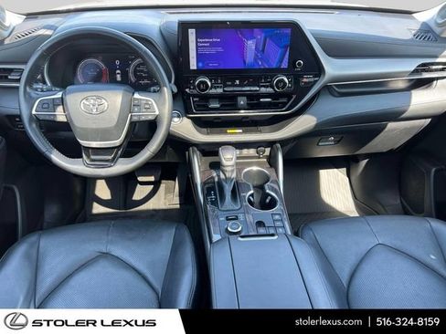 Used 2023 Toyota Highlander Limited AWD/4WD image 19