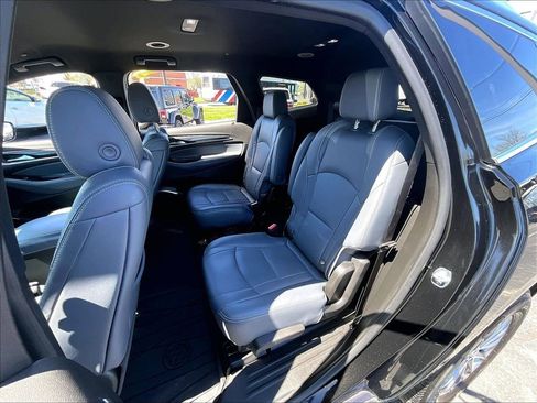 Used 2023 Buick Enclave Essence AWD/4WD image 14