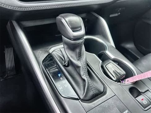 Used 2021 Toyota Highlander XLE image 16