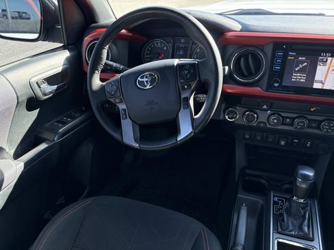 Used 2019 Toyota Tacoma TRD Sport w/ Technology Package image 26
