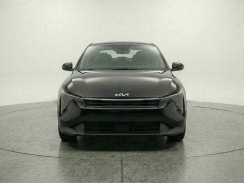 Used 2025 Kia K4 LXS image 2