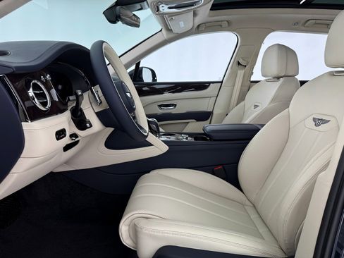 New 2025 Bentley Bentayga image 16