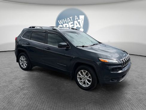 Used 2018 Jeep Cherokee Latitude Plus AWD/4WD image 1