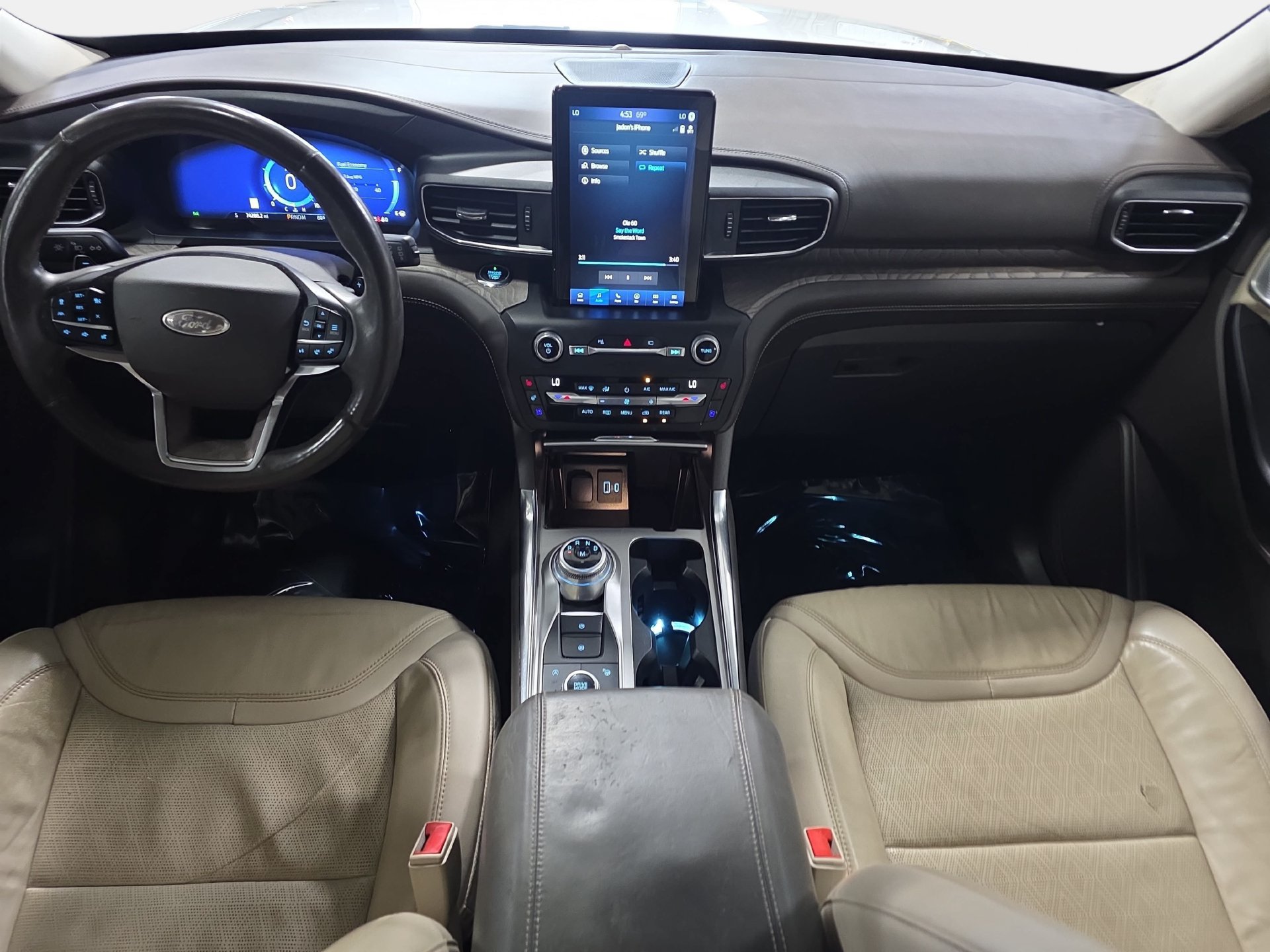 Used 2020 Ford Explorer Platinum w/ Premium Technology Package AWD/4WD image 9