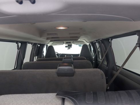Used 2025 Chevrolet Express 3500 LT w/ LT Preferred Equipment Group RWD image 13