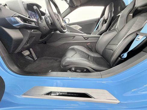 Used 2023 Chevrolet Corvette Stingray Preferred Conv w/ Z51 Performance Package RWD image 32