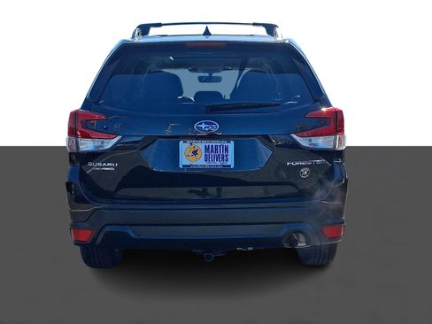 Used 2023 Subaru Forester Premium image 5