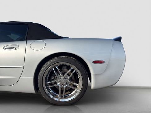 Used 2000 Chevrolet Corvette Convertible image 18