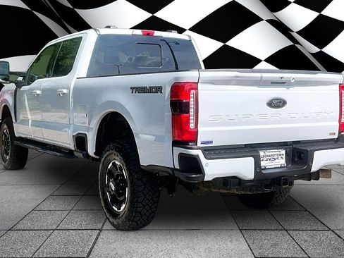Used 2025 Ford F250 XLT w/ Black Appearance Package AWD/4WD image 12