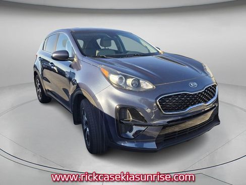 Used 2022 Kia Sportage LX image 4