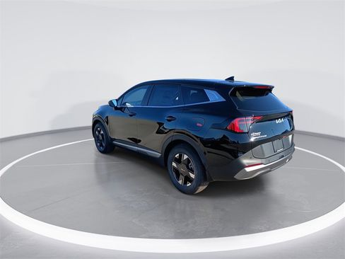 New 2026 Kia Sportage LX image 6