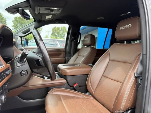 Used 2022 Chevrolet Suburban High Country w/ Max Trailering Package AWD/4WD image 9