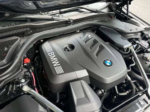 Used 2026 BMW 530i w/ Premium Package RWD image 27