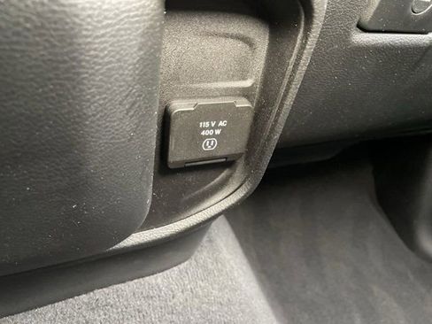 Used 2019 RAM 1500 Laramie AWD/4WD image 17