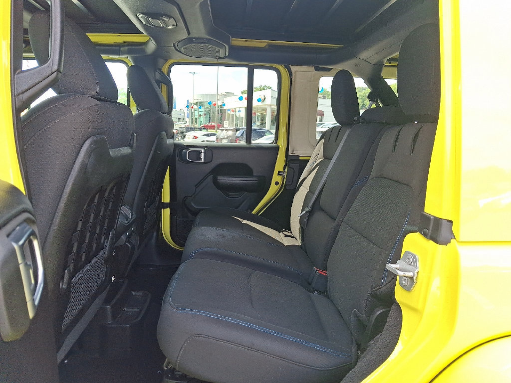 Used 2023 Jeep Wrangler Unlimited Rubicon 4xe w/ Cold Weather Group AWD/4WD image 11
