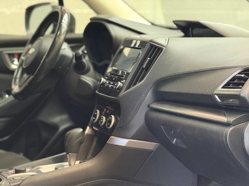 Used 2019 Subaru Forester Premium AWD/4WD image 2