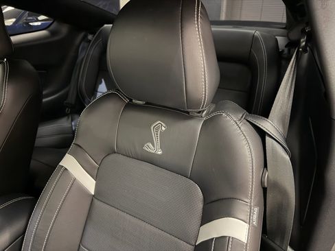 Used 2022 Ford Mustang Shelby GT500 w/ Technology Package RWD image 23