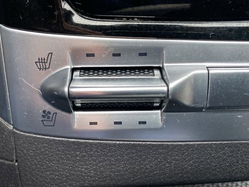 Used 2022 Kia Carnival SX image 40