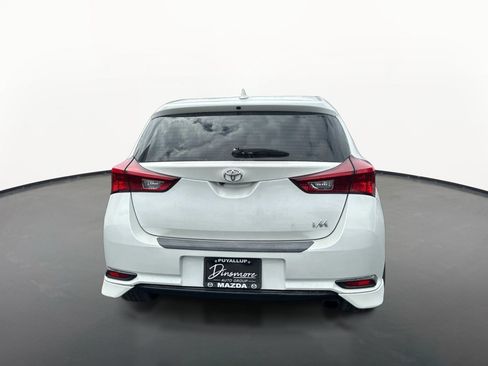Used 2017 Toyota Corolla iM FWD image 4