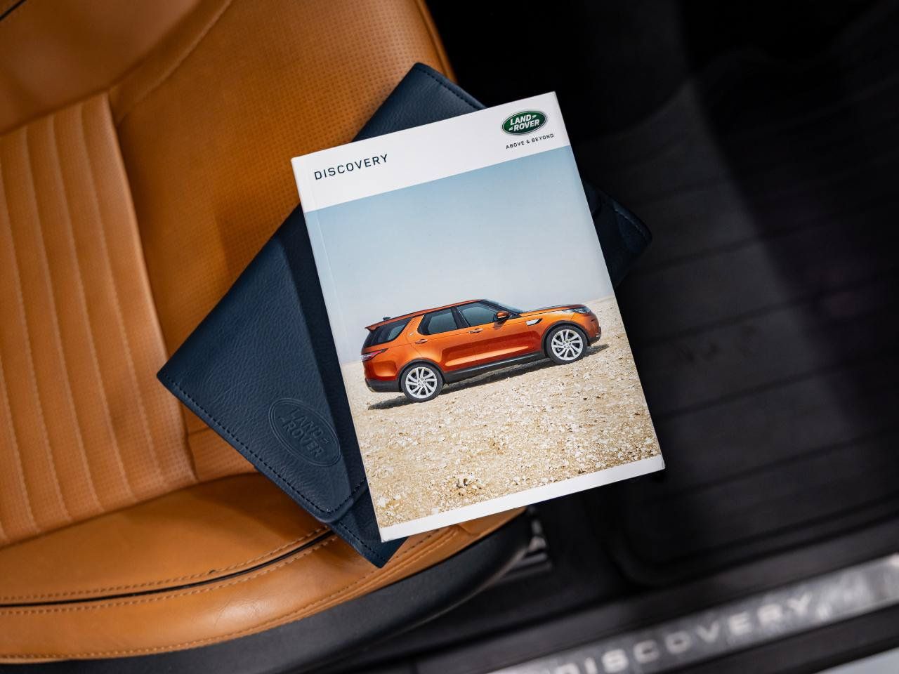 Used 2019 Land Rover Discovery HSE AWD/4WD image 16