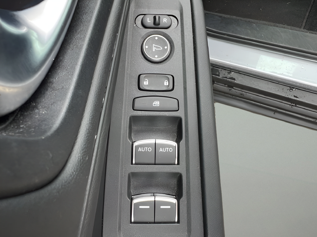 Used 2023 Honda Accord EX image 13