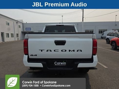 Used 2024 Toyota Tacoma TRD Sport AWD/4WD image 9