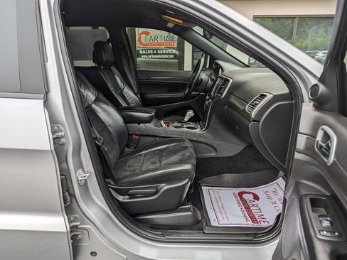 Used 2018 Jeep Grand Cherokee Altitude image 11