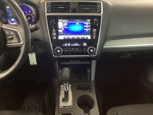 Used 2018 Subaru Outback 2.5i Premium AWD/4WD image 11