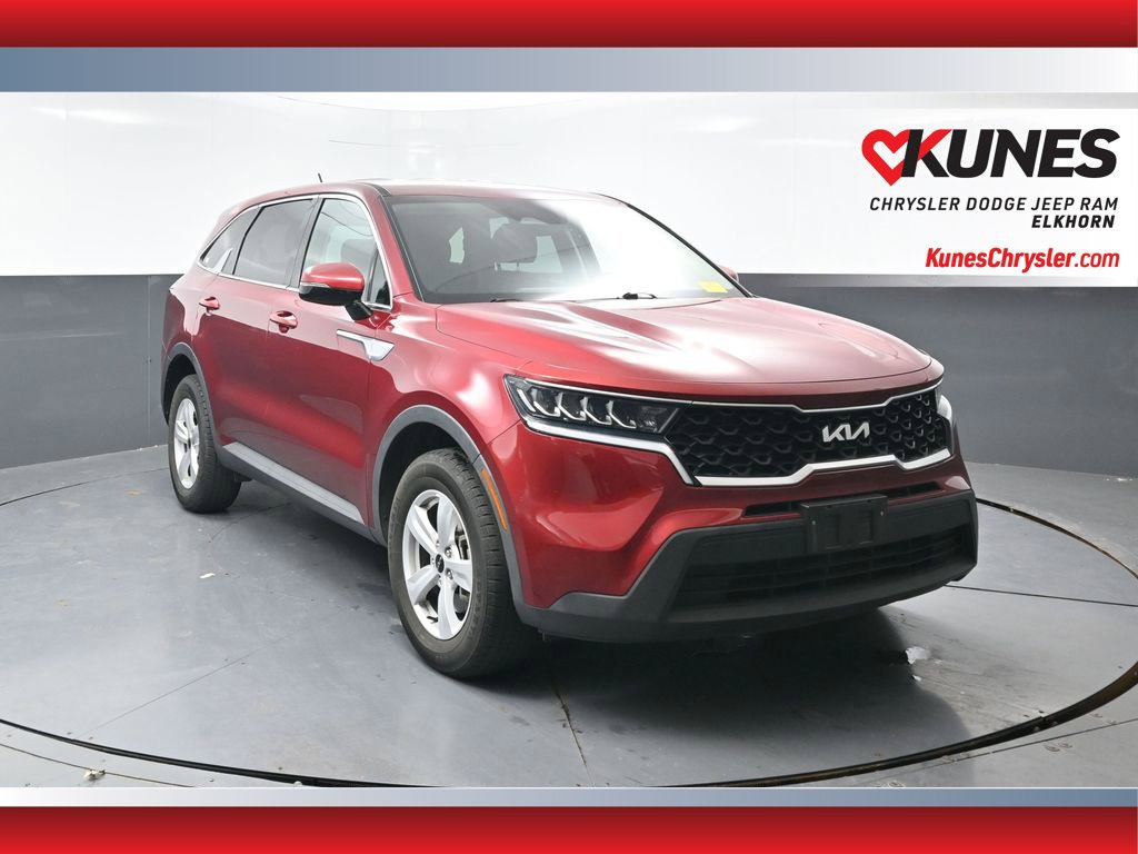 Used 2023 Kia Sorento LX AWD/4WD image 1