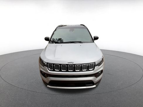 Used 2025 Jeep Compass Limited image 4