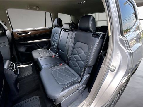 Used 2025 Volkswagen Atlas SE AWD/4WD image 26
