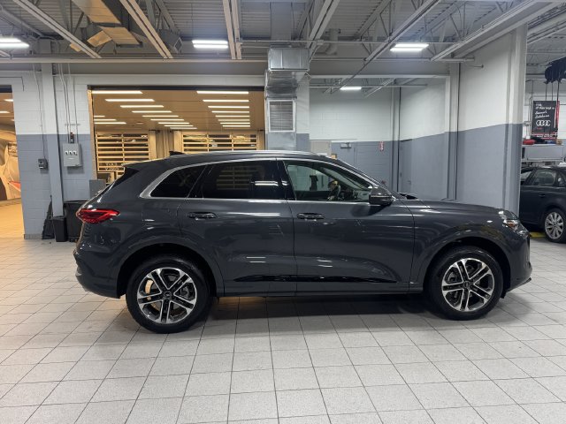 Used 2025 Audi Q5 Premium w/ Convenience Package AWD/4WD image 4