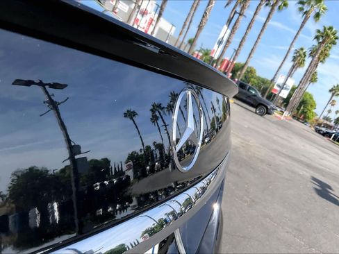 Used 2018 Mercedes-Benz S 560 Sedan image 30