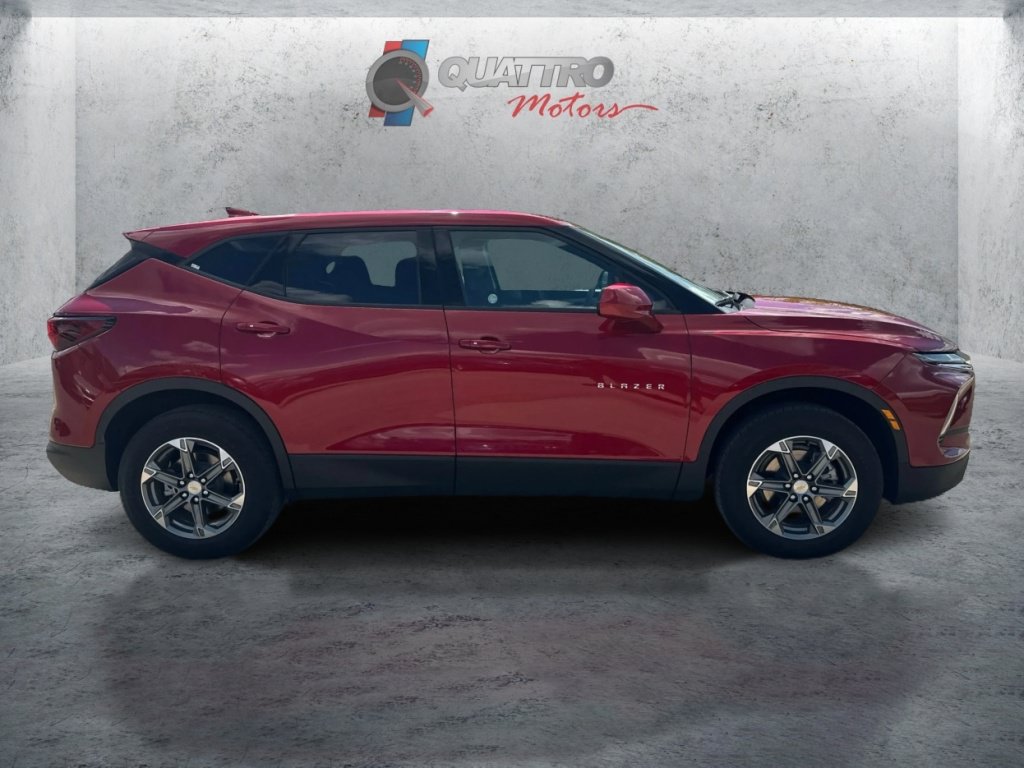 Used 2025 Chevrolet Blazer LT AWD/4WD image 7