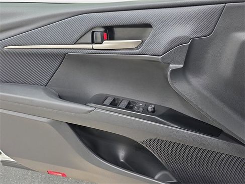 Certified 2025 Toyota Camry SE image 23
