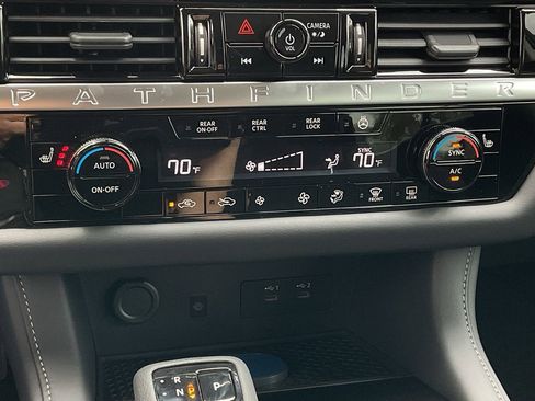 New 2026 Nissan Pathfinder SL image 34