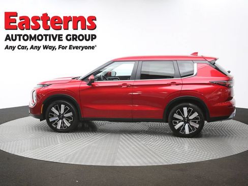 Used 2025 Mitsubishi Outlander SE FWD image 60