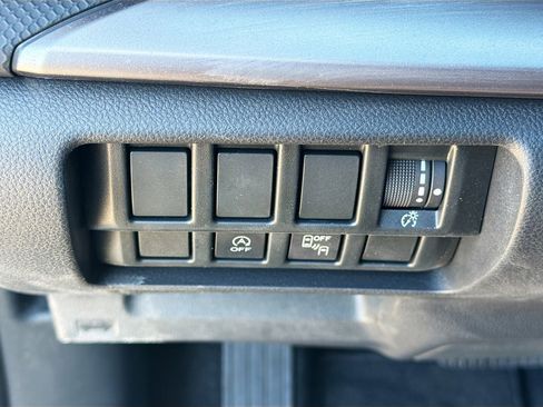 Used 2020 Subaru Forester Premium image 33