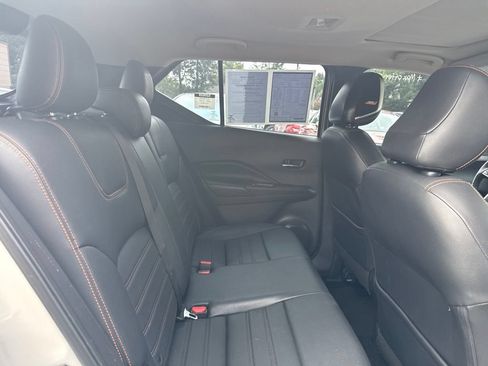Used 2019 Nissan Kicks SR w/ SR Premium Package FWD image 6