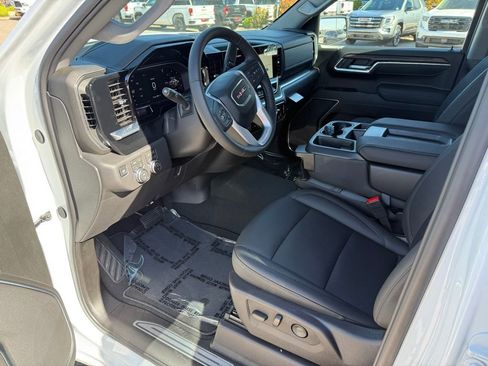 New 2026 GMC Sierra 1500 SLT w/ X31 Off-Road Package AWD/4WD image 13
